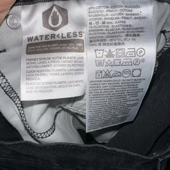 Levis  Size 36 - Picture 4 of 6